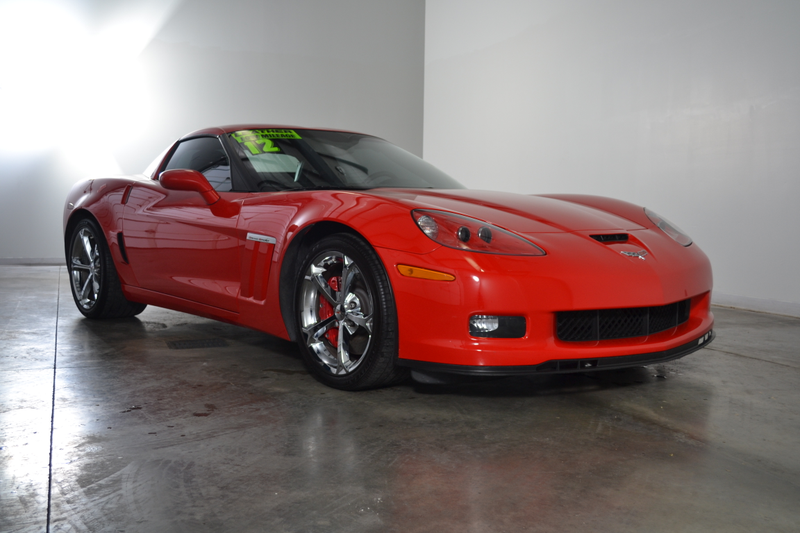 Illustration for article titled Red C6 Car Porn